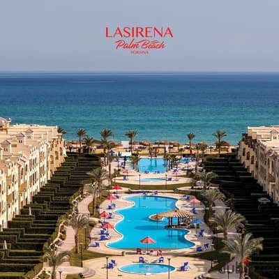 يقع مشروع Lasirena Palm Beach في العين السخنة على بعد 14 كم من بوابات العين السخنة طريق السويس.  :