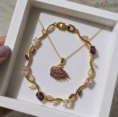 Swan necklace / tulip bracelet 
