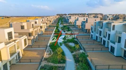 فيلا للبيع تاون هاوس ميديل كمبوند سوديك ايست sodic east مدخل ٣ الشروق مدينه الشروق بجوار نيو جيزة