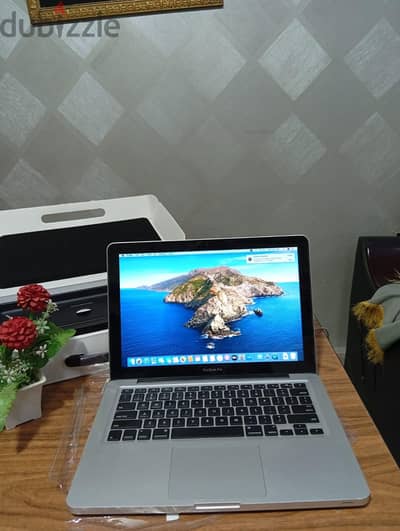  MacBook Pro 2012 بحالة ممتازة وبالضمان 