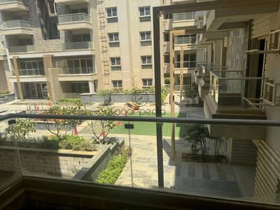 شقة مميزة للبيع تشطيب كامل بالتكييفات والمطبخ مع باركينج وكلوب هاوس في ماونتن فيو اي سيتي التجمع الخامس