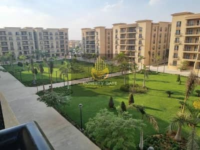  فرصة شقة للإيجار في مدينة الرحاب – المرحلة السابعة الجديدة   شقة كورنر بمساحة 131م في موقع استثنائي أمام النادي مباشرة، 3 غرف نوم و2 حمام وريسبشن
