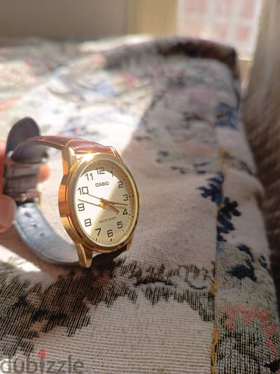 Original Casio leather-banded watch, no box, condition: Excellent.
