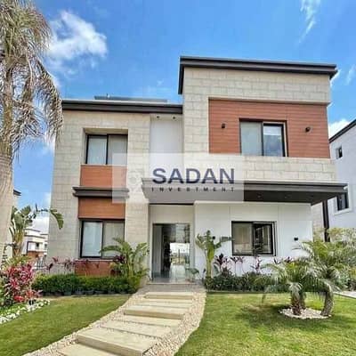Apartment for sale in Azar Compound in Fifth Settlement, directly on Clubs Street and 90th Street, and near Hyde Park and the American University    .