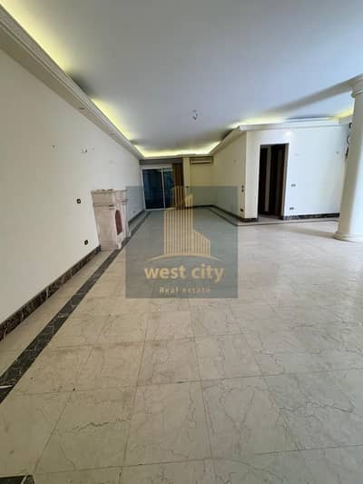 Town House for sale in compound mena Garden city