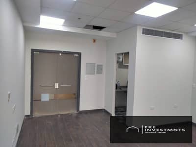 Third-floor office space, ready for immediate occupancy, available for rent at an incredible price in Hyde Park, Fifth Settlement