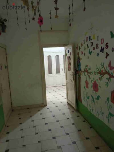 مقر ادارى لحضانه اوسنتر تعلمى اوعيادات لقطه بفيصل الطوابق