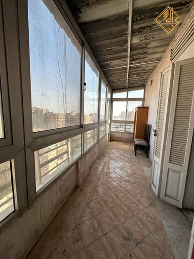  شقة للبيع فى المهندسين بفيو مفتوح على نادي في أرقى تفرعات جامعة الدول العربية 