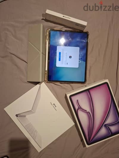 Ipad air m2 6th gen 13inch 256gb with keyboard &apple pencil