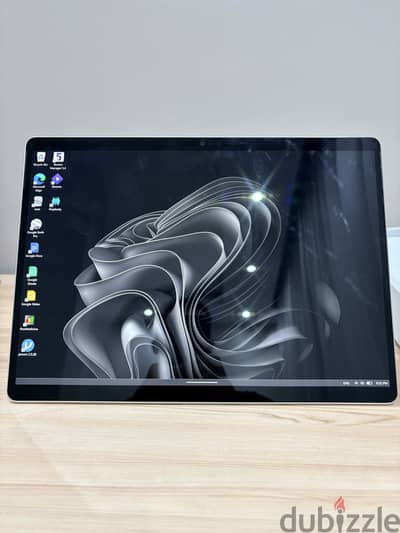 Surface pro 8 i7 11th gen — 16gb ram — 256 gb storage