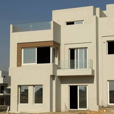 فيلا للبيع 186م استلام فوري بالتقسيط بكمبوند في ليفلز V Levels by Dunes بالشيخ زايد الجديدة بالقرب من وصلة دهشور و ليك ويست و كارما جيتس امام بيفرلي ه
