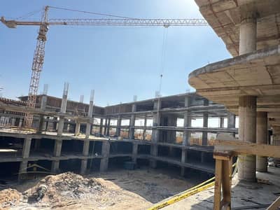 عياده للبيع 45م مول محور بلازا بسعر مميرز  Mehwar Plaza  علي محور 26 يوليو اكتوبر بالقرب من ويست جيت و فال بلازا وذا كورد و راي ويست و فاملي
