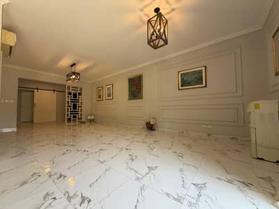 شقة بحديقة للبيع 256م بكمبوند كورتيارد ويستاون سوديك الشيخ زايد Courtyards Westown SODIC بجوار بيفرلي هيلز و كازا بموقع وسعر مميز جدا