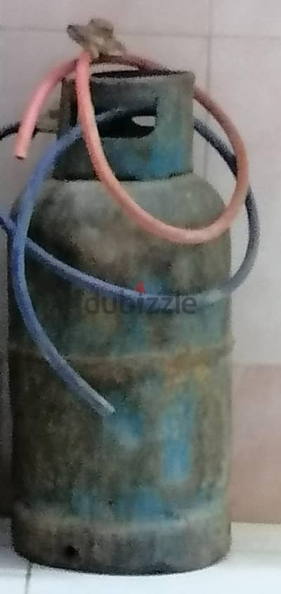 انبوبة و ٢ منظم للبيع