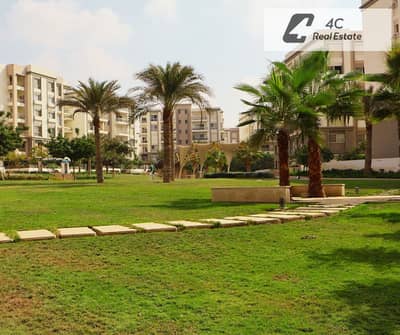 بنتهاوس للبيع 244م نازل من سعره 200 الف في كمبوند هايد بارك نيو كايرو التجمع الخامس Hyde Park New Cairo Compound Fifth Settlement