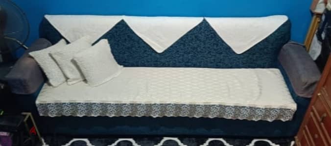 كنبة بحالة جيدة للبيع (فرصة لفرش المنزل)