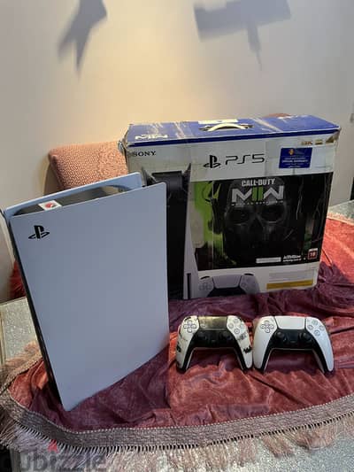 PS5 Fat Cd 825GB + 2 Controllers + PS Plus +15 Games