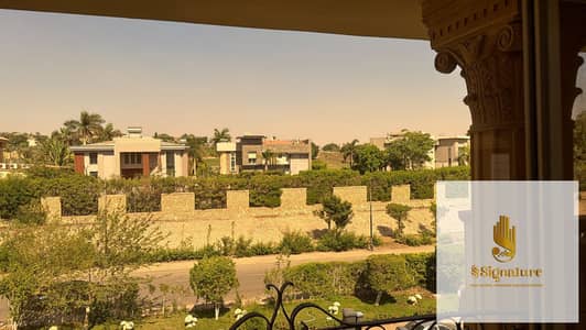 للايجار المفروش شقه بمساحه دور كامل تشطيب الترا سوبر لوكس اول سكن في غرب الجولف التجمع فيو جولف هايتس