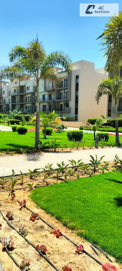 باقل من سعر الشركه شقه 3 غرف تشطيب كامل ريسيل فوري Fifth Square التجمع الخامسopen view landscape بتقسيمه مميزة جاهزة للمعاينه و الاستلام
