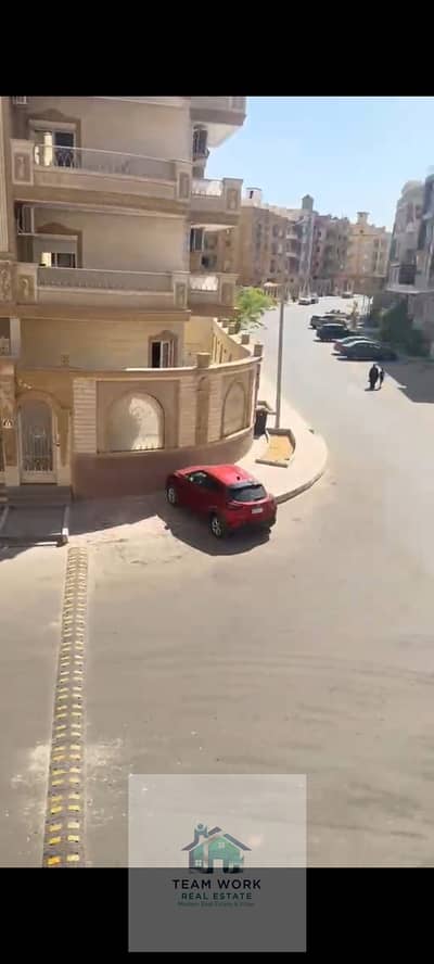 Duplex at a bargain price in Sheikh Zayed, Zayed Heights compound, prime location. Very bargain price for a quick sale. First owner. Duplex at a bargain price in Sheikh Zayed, Zayed Heights compound, prime location. Very bargain price for a quick sale. First owner.