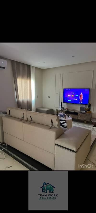 Apartment for sale with air conditioning in the 7th District of Sheikh Zayed City at a very bargain price for a quick sale. Modern finishing, very ele