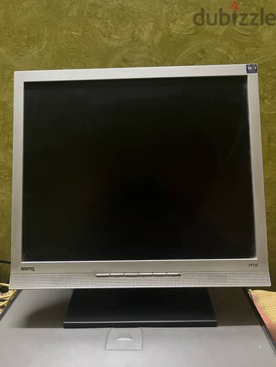 شاشة كمبيوتر BenQ FP72E 17 بوصة للبيع – حالة كويسة