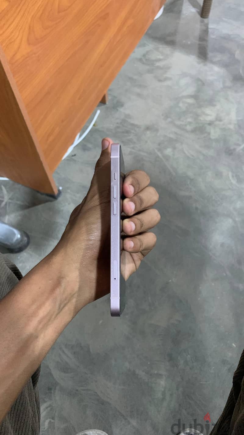 iPhone 13 like new 3