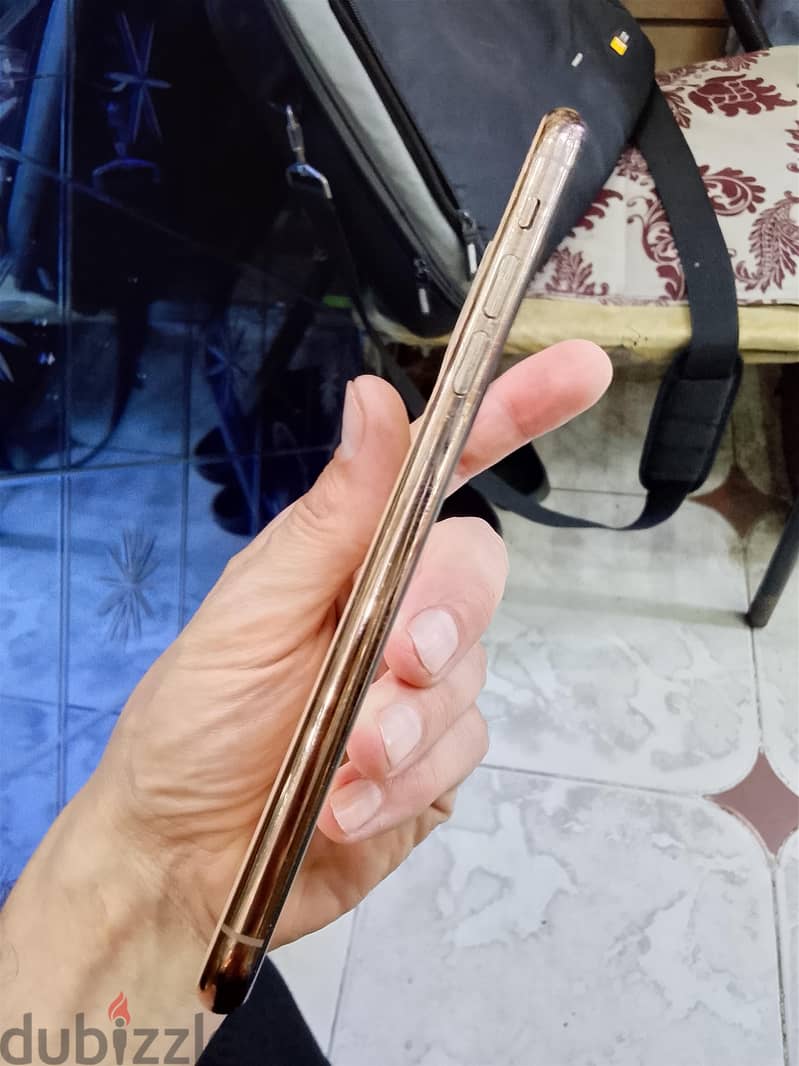 Apple - iPhone 11 Pro Max 2