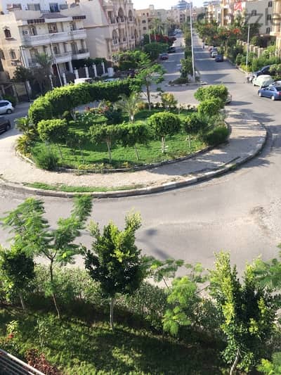 شقه للايجار نص مفروش من المالك بالتجمع الخامس فيلات الحي الاول