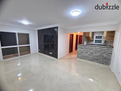 Apartment for rent in Degla, overlooking the lakes, in the first neighborhood H, distinguished location close to all services and transportation. Area: 80 meters, good finishing and ready for housing. A quiet area suitable for families, close to markets and essential services. For inquiries and viewing, please contact 0102