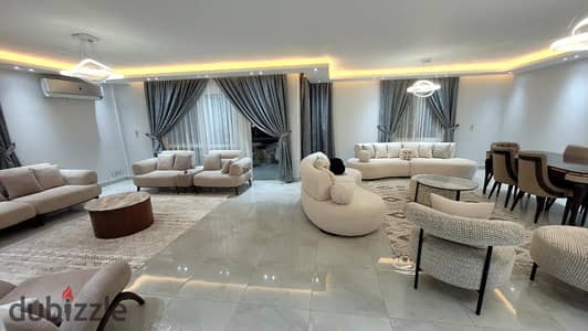 بالرحاب شقه 200مفروشه فندقيه بجوار مسجد طلعت مصطفى والنادي للايجار