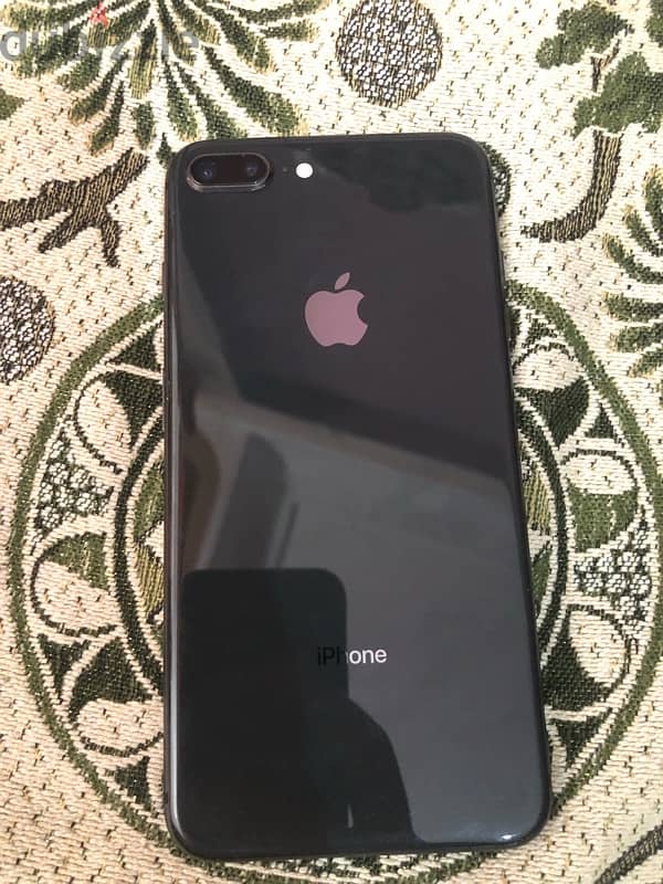 iPhone 8 Plus 2