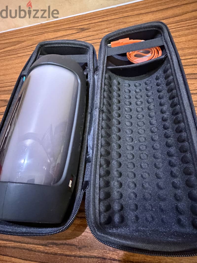 JBL Pulse 4 Speakers 2