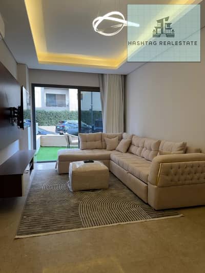أستوديو أنيق في زد ويست - الطابق الأول  تصميم حديث مفتوح   جو مشرق ومريح   2 حمامات أنيقة   شرفة مطلة على حديقة خاصة   EG