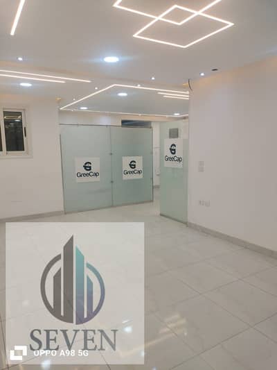 *Ultra-modern office for rent, 160 sqm, Rehana Plaza, Al-Morshedy, the most prestigious administrative building in Zahraa Al-Maadi*