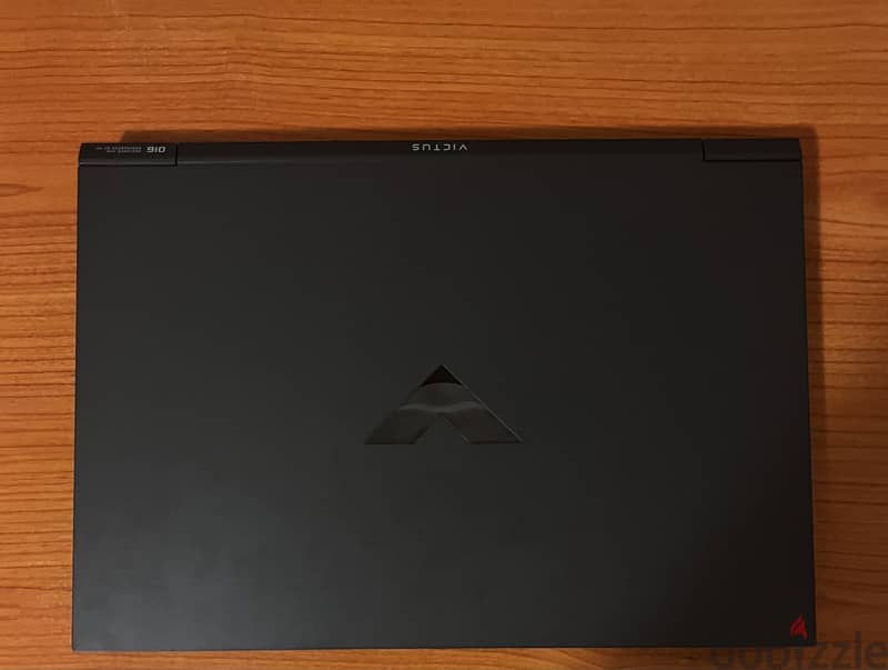 HP VICTUS 1