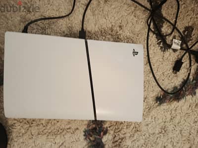PlayStation 5 (used) with one controller