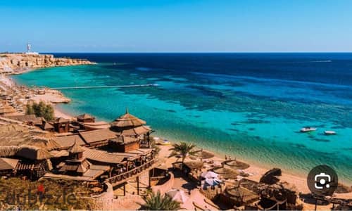  شقتك على البحر في موقع استثنائي   داخل أول مشروع تجاري سكني بأول مطل بحر في المدينة، يجمع بين السكن الراقي والموقع الاستثماري المميز.   شقق بإطلالات مفتوحة على ميدان ومساحات خضراء واسعة  على شارع رئيسي بعرض يزيد عن 30 متر  وحدات مختارة بإطلالة مب