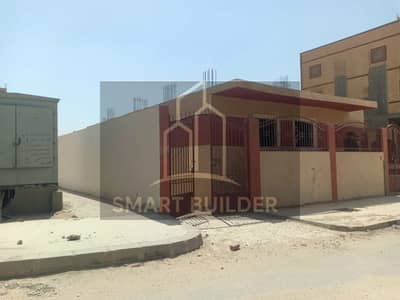 عمارة للبيع  في منطقه شمال الجامعة اسيوط الجديدة  محافظة اسيوط مساحة الارض 260 متر مبني بدروم وارضي مالك اصيل استلام فوري موقع متميز قريبة من الجامعة ناصية تصلح لاسرة سكنية او استثمار عقاري ممتاز العمارة ليس بها اي مخالفات بنائية للاستعلام والمعاينة الاتص