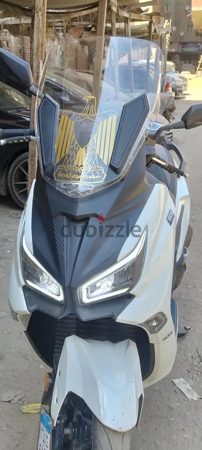 اسكوتر اس واي ام JoymAX Z 300 cc  بحاله ممتازه تبريد مياه بصمه