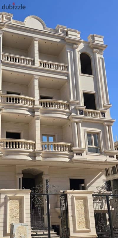 فرصة مميزة للاستلام الفوري    للبيع أرضي + بدروم  دبل فيس بحري قبلي  أول مطل مباشر على الطريق الدولي   تهوية ممتازة وإضاءة طبيعية طوال اليوم  موقع حيوي ومميز يسهل الوصول إليه من جميع الاتجاهات   استلام فوري  متسلمة جهاز  واجهات مميزة وموقع است