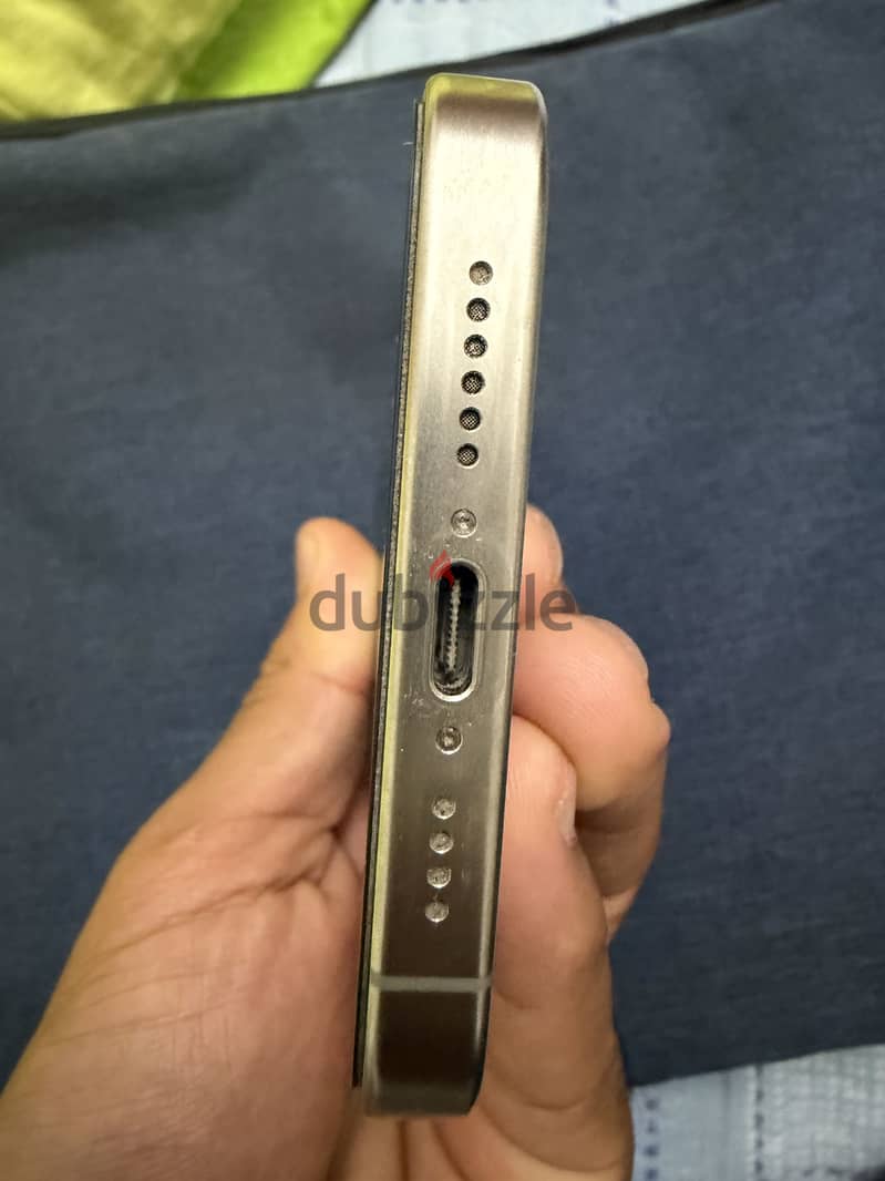 Iphone 15 pro max 4