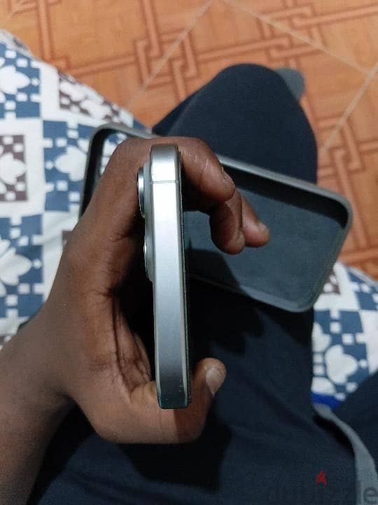 Apple - iPhone 16 Pro Max 6