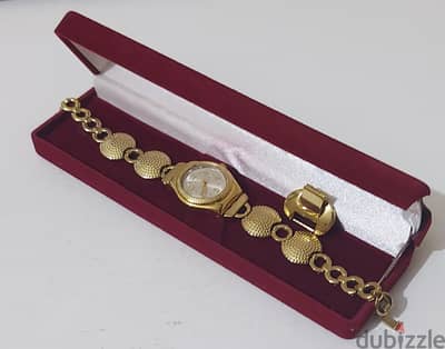 ساعة سواتش أيروني (Swatch Irony) حريمي ذهبي – كسر زيرو (جديدة تماماً)