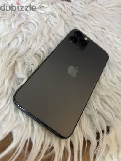 ايفون ١١ برو iPhone. 11 proمساحه ٦٤ بطاريه ٧٥ زيرو مفيهوش خربوش