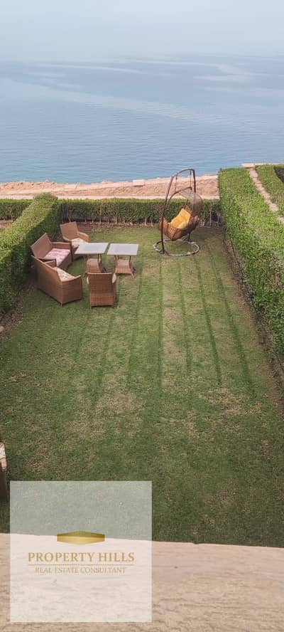 Twin house, first row directly on the sea, 3 bedrooms, in Telal Sokhna, ready to move in immediately, for only 14.5 million. A great price !