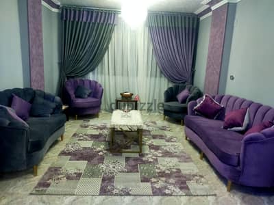 انتريه مودرن شيك بحالة الزيرو (استعمال خفيف جداً)