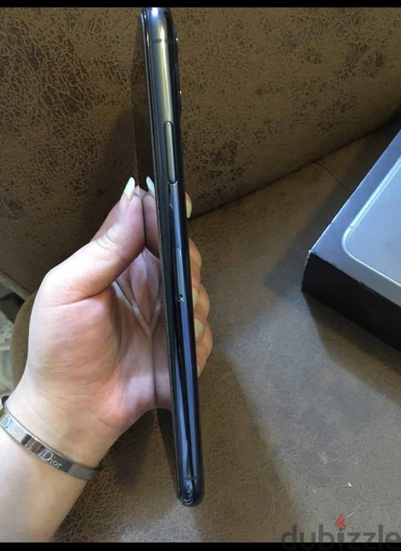 Apple - iPhone 11 Pro Max 2