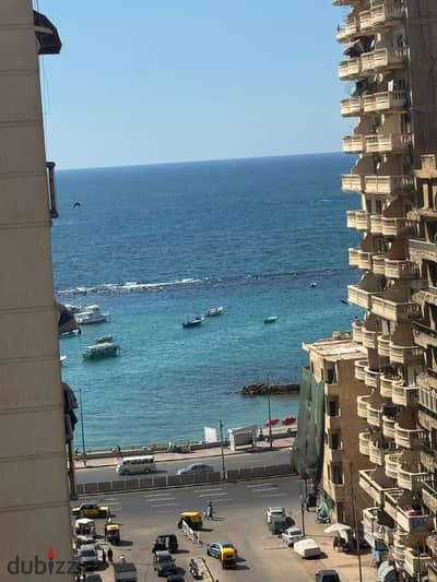 شقة للبيع ٣غرف وريسبشن ٣قطع و٢ حمام على شارع اسكندر أبراهيم الرئيسي عددات كاملة فيو بحر