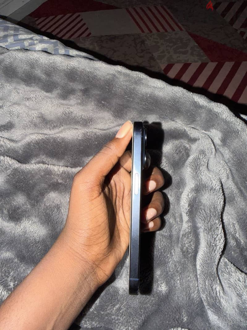 Apple - iPhone 15 Pro 2